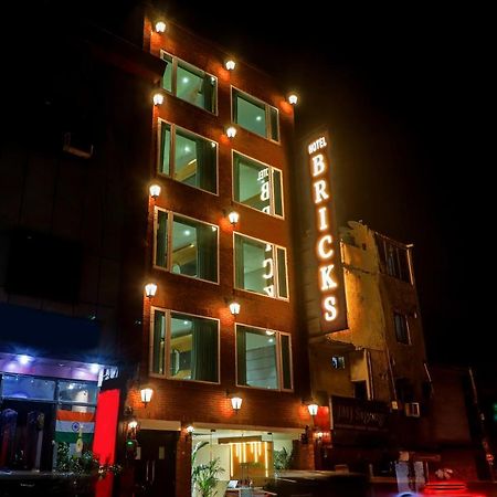 Hotel Bricks, Karol Bagh, New Delhi Экстерьер фото