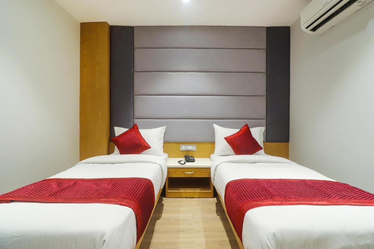Hotel Bricks, Karol Bagh, New Delhi Экстерьер фото