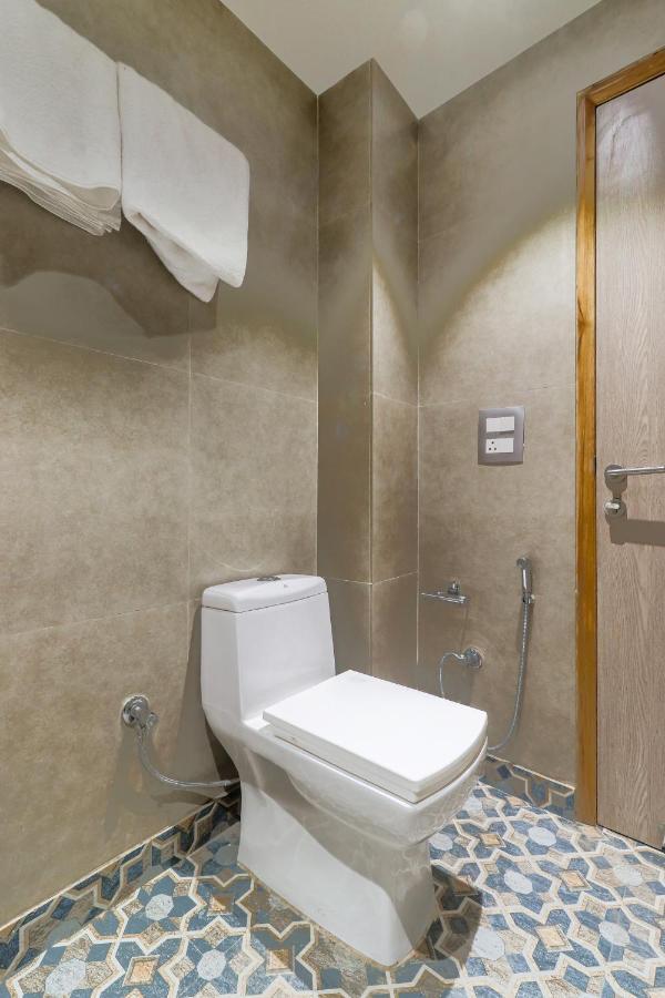 Hotel Bricks, Karol Bagh, New Delhi Экстерьер фото