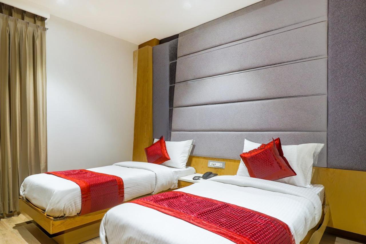 Hotel Bricks, Karol Bagh, New Delhi Экстерьер фото